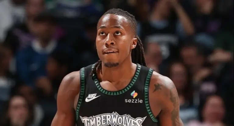 Em alta, Ayo Dosunmu fecha novo contrato com Timberwolves
