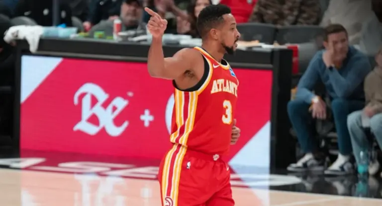 CJ McCollum estende contrato com Hawks