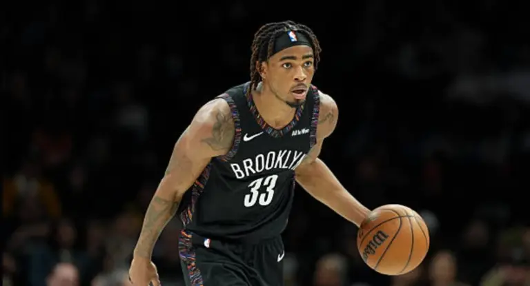 Mercado da NBA: Em busca de pivô, Hornets mira Nic Claxton