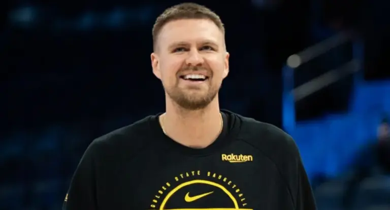 Kristaps Porzingis renova contrato com o Warriors até 2028
