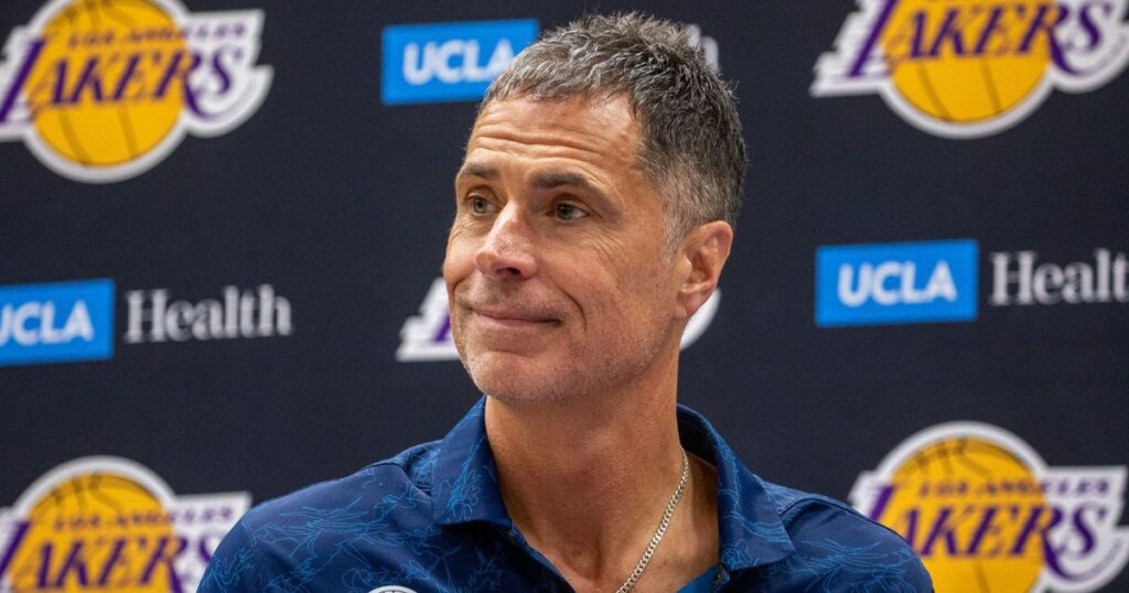 Lakers faz reuniões com dois pivôs de elite da NBA
