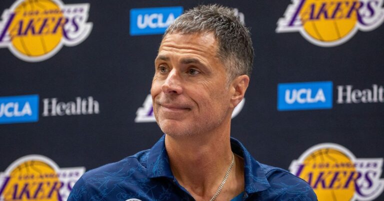 Lakers faz reuniões com dois pivôs de elite da NBA