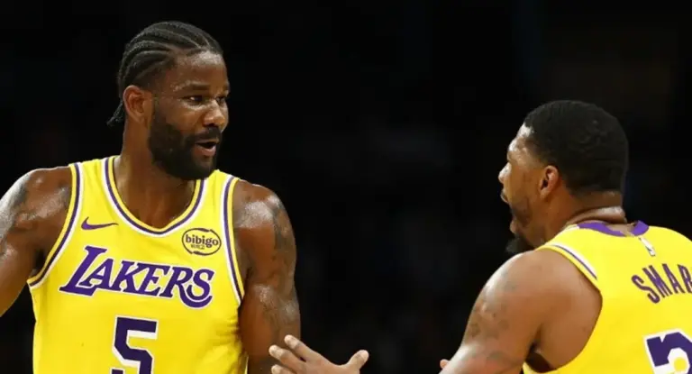 Marcus Smart deixa contrato com Lakers; Deandre Ayton fica