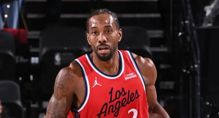 Raptors acerta retorno de Kawhi Leonard em troca com Clippers