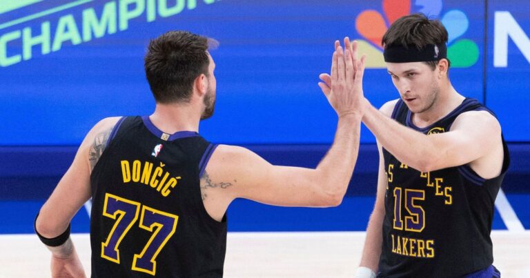 Após extensão milionária, Reaves se une a Doncic para pressionar o Lakers