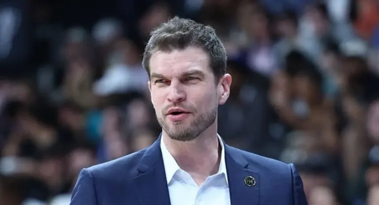 Brasileiro, Tiago Splitter é o novo técnico do Bulls