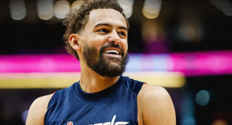 Após troca, Trae Young abre mão de contrato e vira agente livre