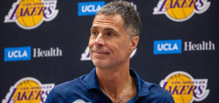 Lakers promove técnico da G-League após recorde do South Bay