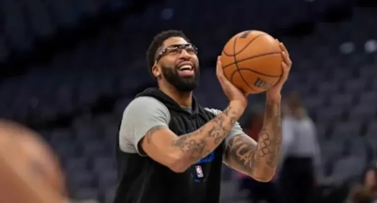 Site elege Anthony Davis o jogador mais superestimado da NBA