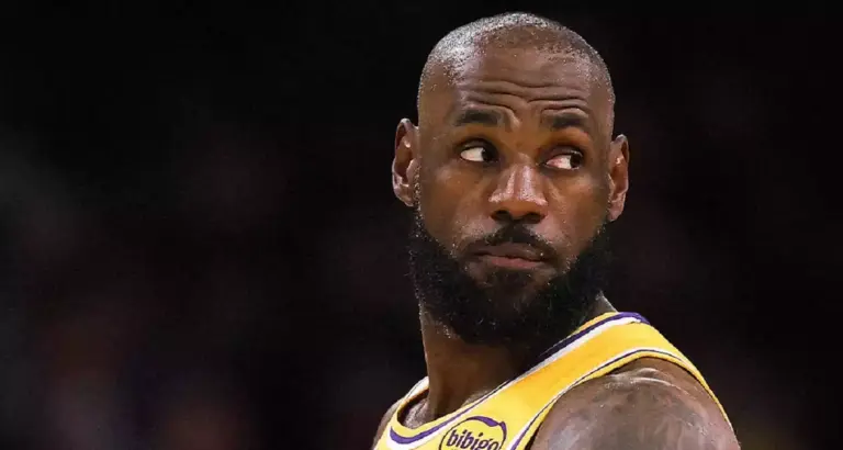 “LeBron James não está atrás de títulos da NBA”, garante agente