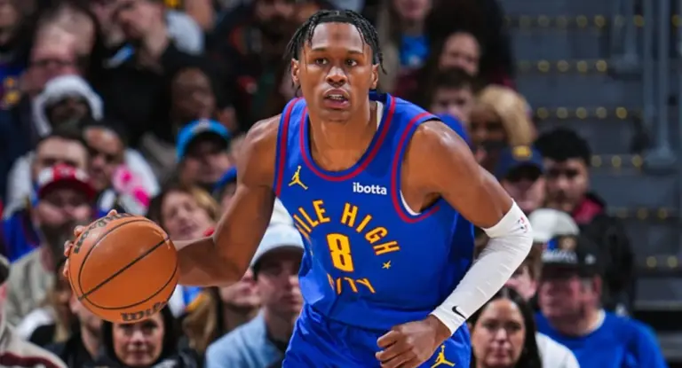 Bucks entra na briga por troca de Peyton Watson