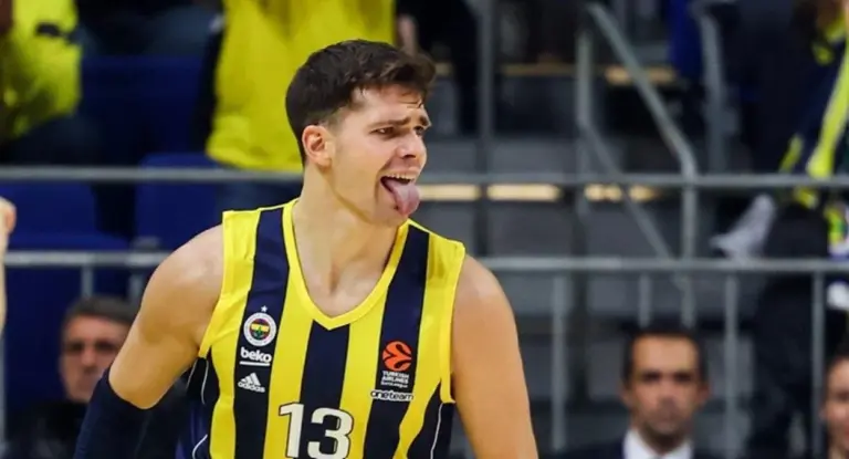 Grizzlies e Mavericks acertam troca e Tarik Biberovic chega à NBA