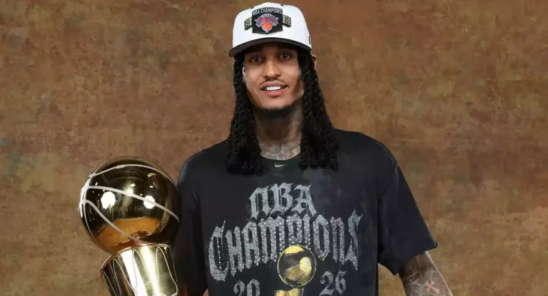 Campeão da NBA, Jordan Clarkson renova com o Knicks