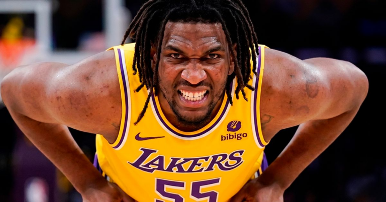 Lakers garante mais um pivô para próxima temporada