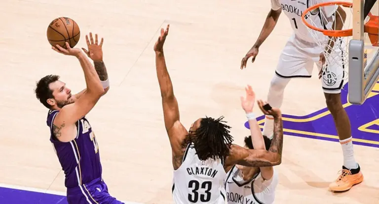 Lakers monta elenco na agência livre e deixa fãs em dúvida