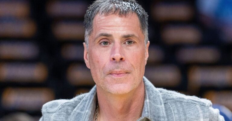 Lakers estoura limite salarial e se complica para conseguir novos reforços