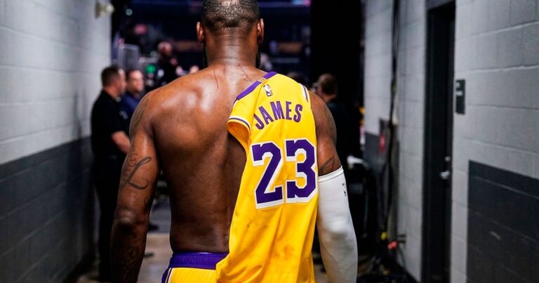 o saldo de oito temporadas no Lakers