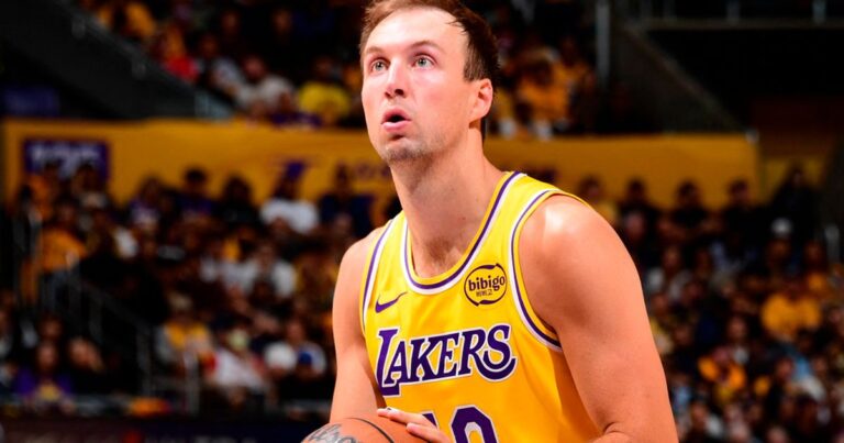 O melhor arremessador da NBA acabou de sair do Lakers