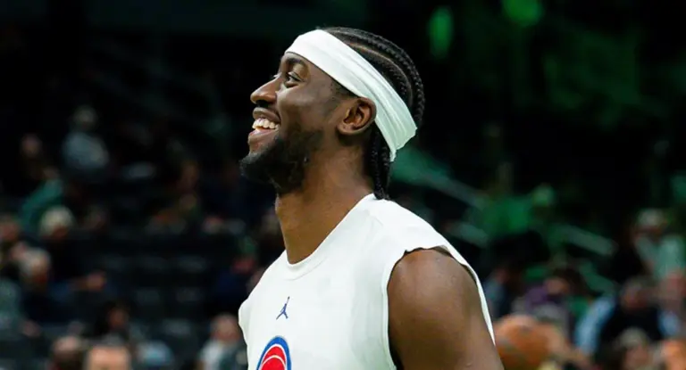 Pistons e Bucks fecham troca de jogadores