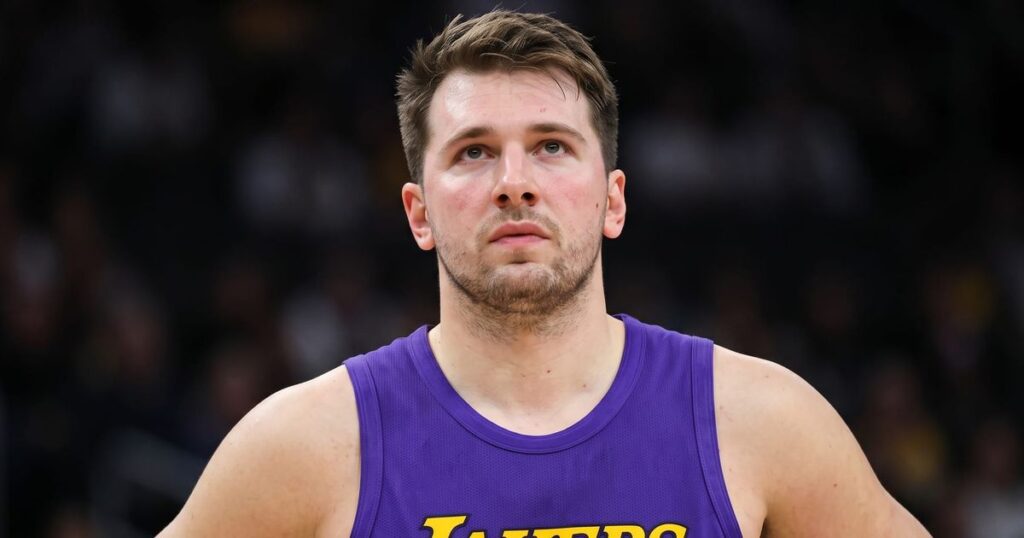 ESPN projeta o Lakers em 6º no Oeste, com 45 vitórias