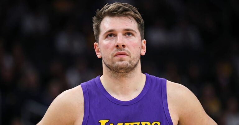 ESPN projeta o Lakers em 6º no Oeste, com 45 vitórias