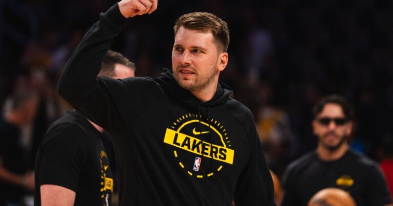 Lakers está de olho em antigo companheiro de Luka Doncic no Mavs