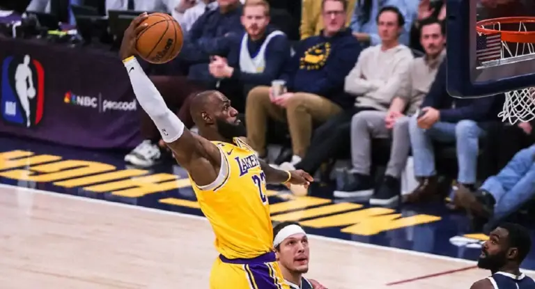 Magic Johnson prevê "encaixe fácil" de LeBron James no Sixers