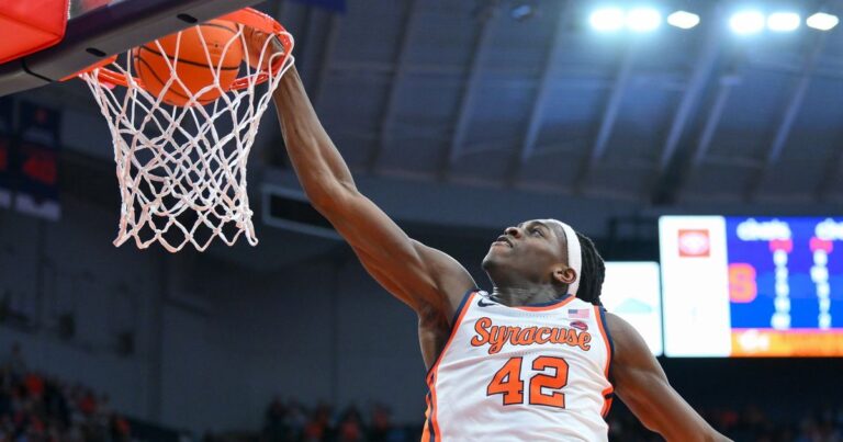 Lakers assina William Kyle III e Cole Swider no camp