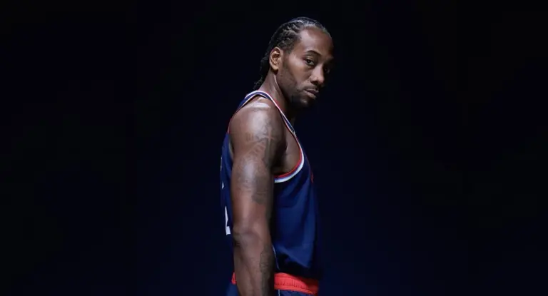 NBA: Kawhi Leonard sofre a maior multa da história
