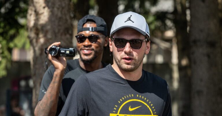 desde quando ele vê o Lakers campeão