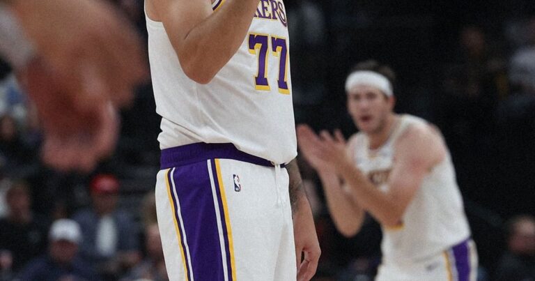 132 a 123 com 52 pontos de Doncic