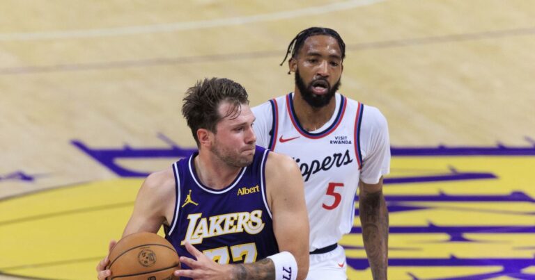 Doncic é 2º e Reaves, 10º
