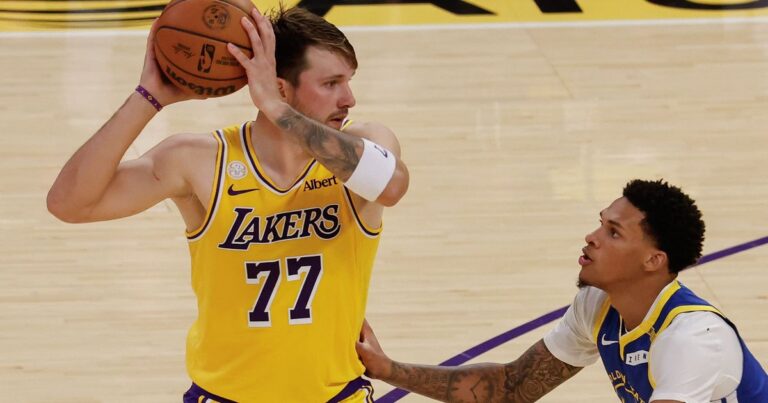 Doncic joga hoje? Lakers x Warriors, horário e TV