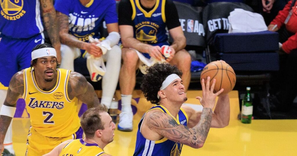 Gui Santos contra o Lakers na estreia da NBA