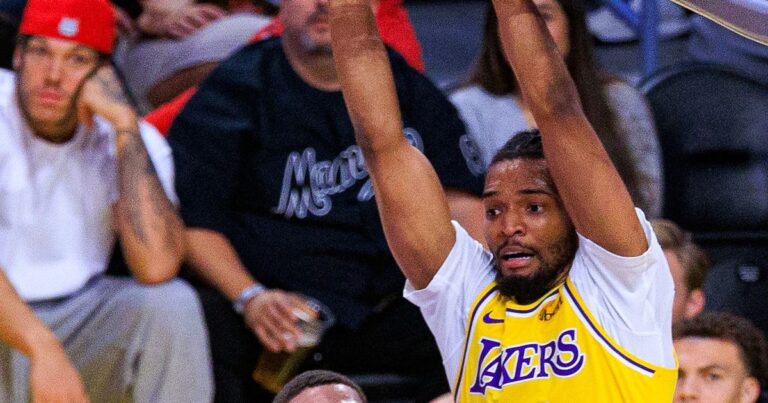 o garoto da casa titular do Lakers