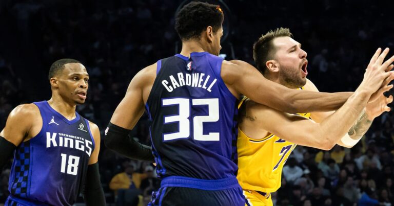 vitória por 127 a 103 em Sacramento